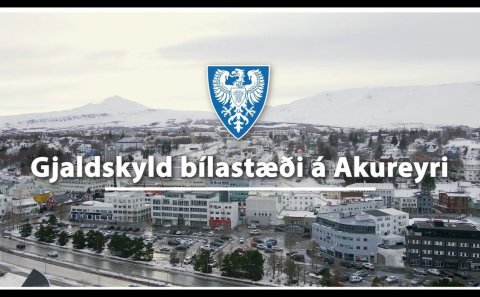 Eftirlit hafið með gjaldskyldum bílastæðum í miðbænum